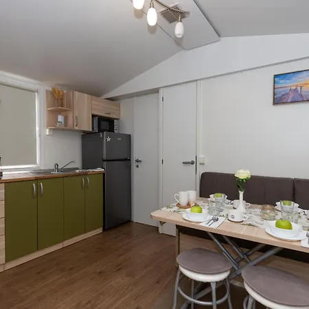 Camping Mobile Pine Adria Biograd Na Moru