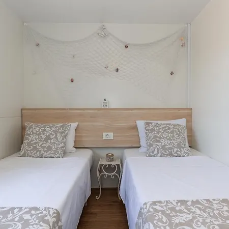 Mobile Pine Adria Biograd Na Moru