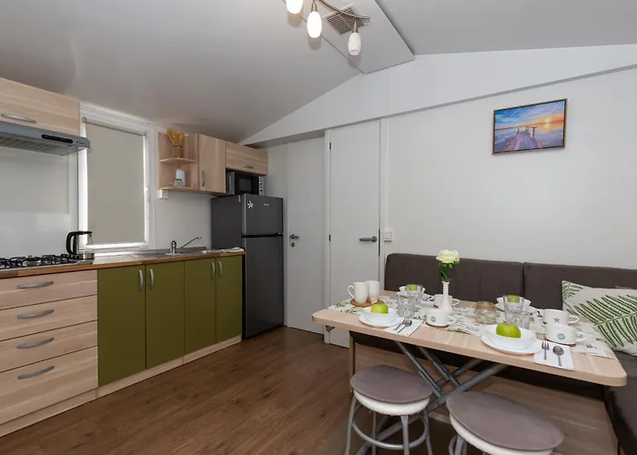 Campingplads Mobile Pine Adria Biograd Na Moru