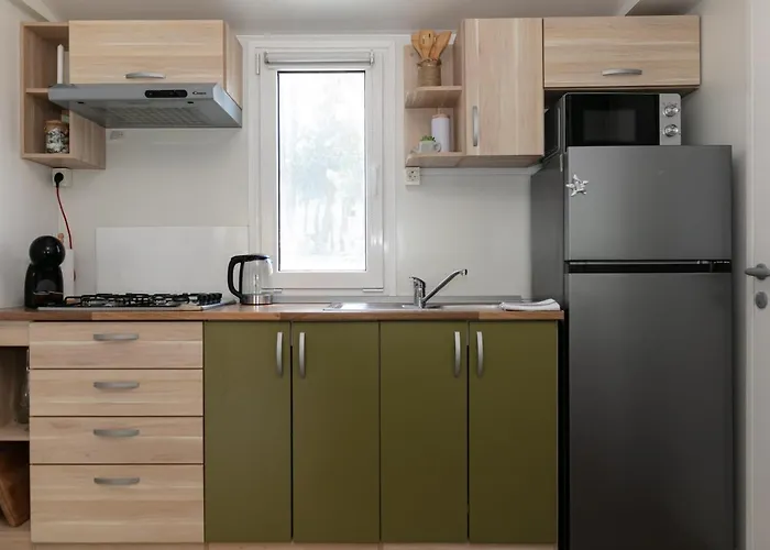 Kemping Mobile Pine Adria Biograd Na Moru