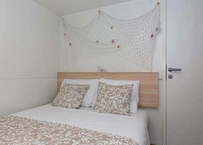 Mobile Pine Adria Biograd Na Moru