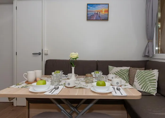 Kemping Mobile Pine Adria Biograd Na Moru